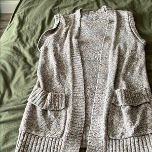 Rubbish Gray Cardigan Sweater with Ribbed Knit Texture